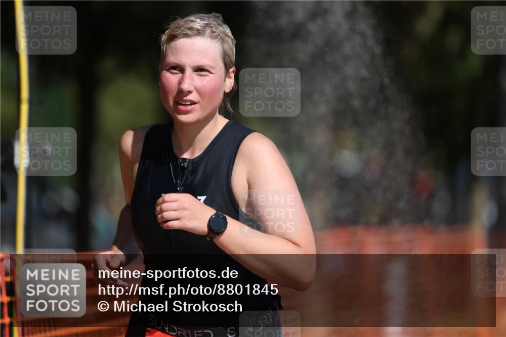 07.09.2025 - 19. Norderstedt Triathlon Michael Strokosch http://msf.ph/oto/8801845 07.09.2025 12:02:41 Laufen 1341, 1365 meine-sportfotos.de