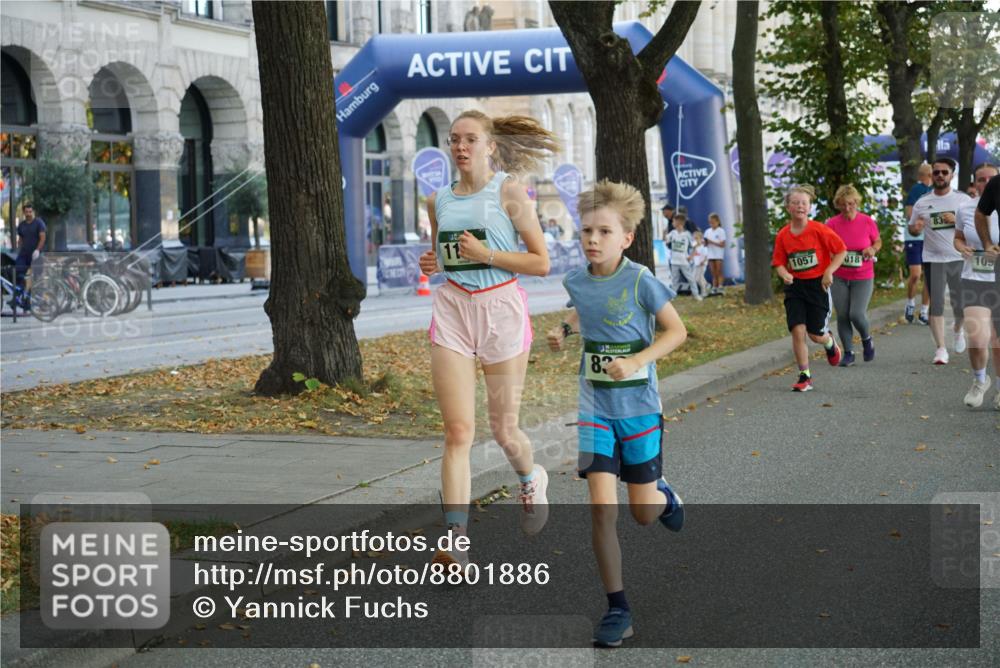 07.09.2025 - BARMER Alsterlauf Yannick Fuchs http://msf.ph/oto/8801886 07.09.2025 11:50:15 Laufen 11, 82, 1057, 018, 83, 105 meine-sportfotos.de