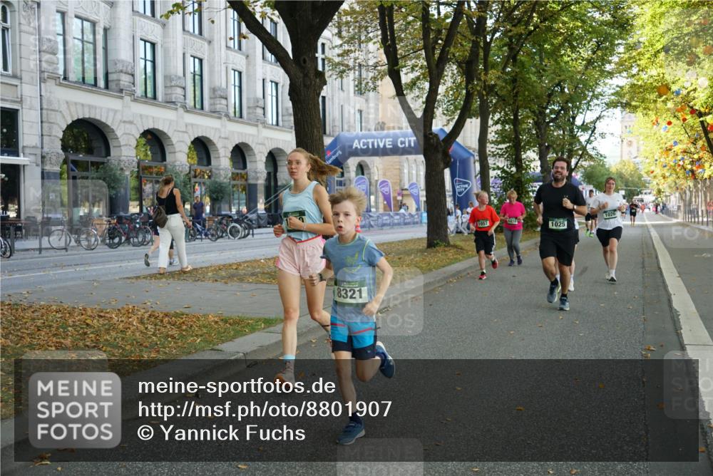 07.09.2025 - BARMER Alsterlauf Yannick Fuchs http://msf.ph/oto/8801907 07.09.2025 11:50:15 Laufen 8321, 1057, 1026, 1025 meine-sportfotos.de