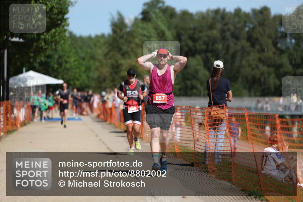 07.09.2025 - 19. Norderstedt Triathlon Michael Strokosch http://msf.ph/oto/8802002 07.09.2025 12:32:44 Laufen 695, 857 meine-sportfotos.de