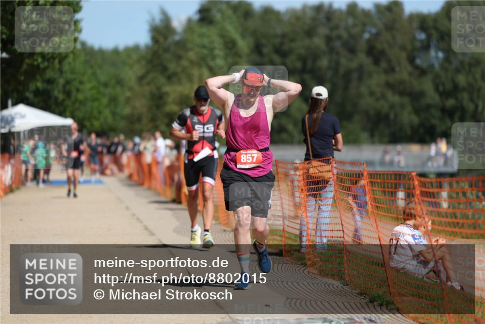 07.09.2025 - 19. Norderstedt Triathlon Michael Strokosch http://msf.ph/oto/8802015 07.09.2025 12:32:45 Laufen 695, 857 meine-sportfotos.de