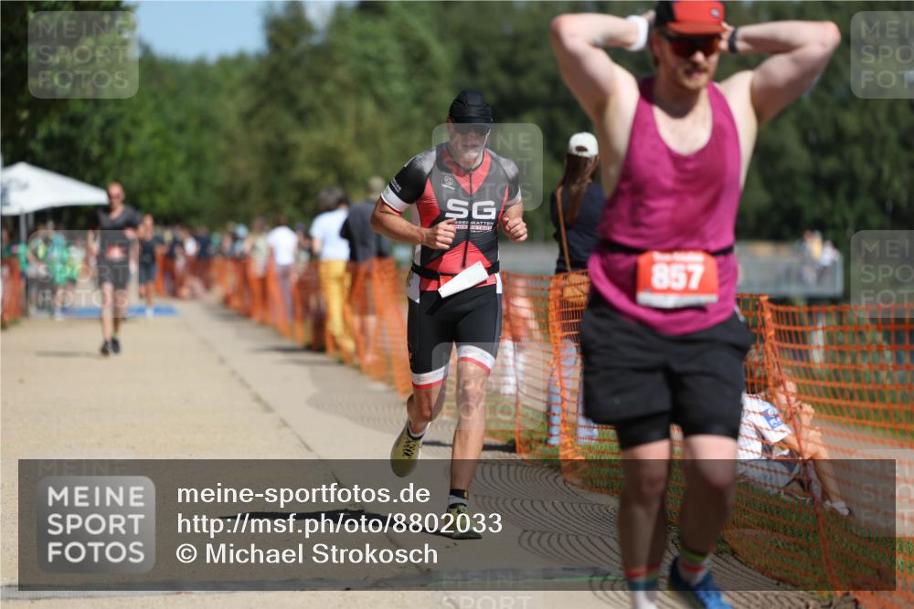 07.09.2025 - 19. Norderstedt Triathlon Michael Strokosch http://msf.ph/oto/8802033 07.09.2025 12:32:48 Laufen 695, 857 meine-sportfotos.de