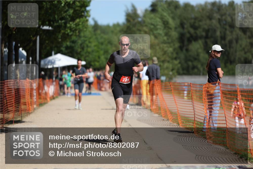 07.09.2025 - 19. Norderstedt Triathlon Michael Strokosch http://msf.ph/oto/8802087 07.09.2025 12:32:55 Laufen 728 meine-sportfotos.de