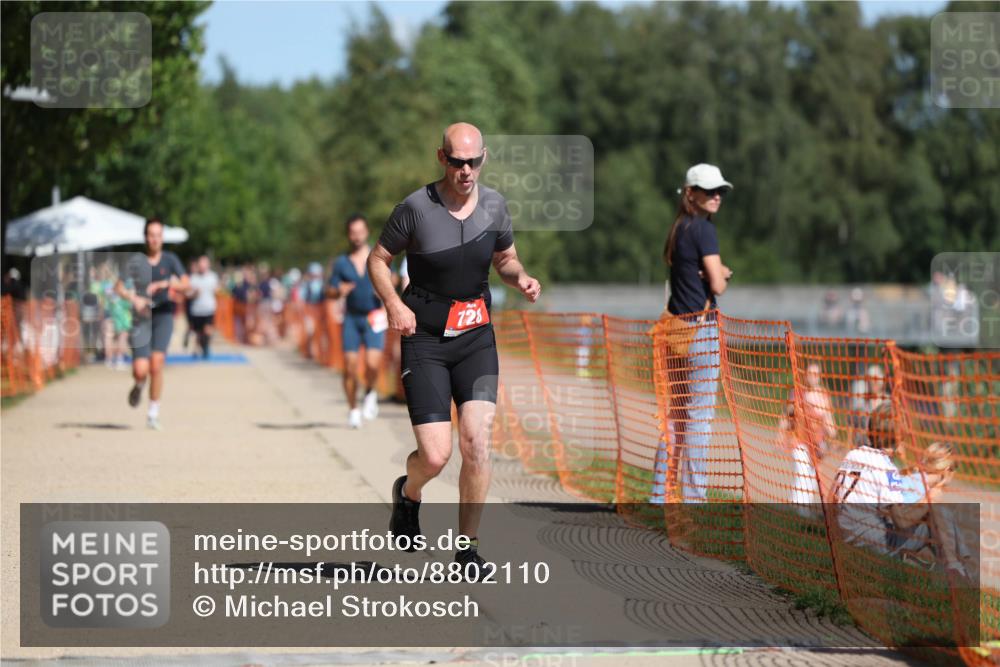07.09.2025 - 19. Norderstedt Triathlon Michael Strokosch http://msf.ph/oto/8802110 07.09.2025 12:32:56 Laufen 245, 258, 728 meine-sportfotos.de