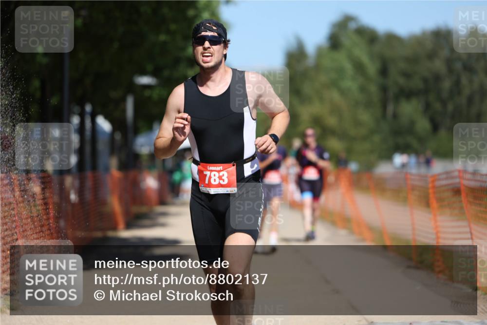 07.09.2025 - 19. Norderstedt Triathlon Michael Strokosch http://msf.ph/oto/8802137 07.09.2025 13:10:55 Laufen 137, 248, 783, 1256 meine-sportfotos.de