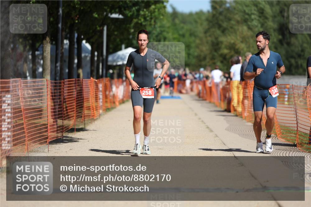07.09.2025 - 19. Norderstedt Triathlon Michael Strokosch http://msf.ph/oto/8802170 07.09.2025 12:33:01 Laufen 245, 258, 728 meine-sportfotos.de