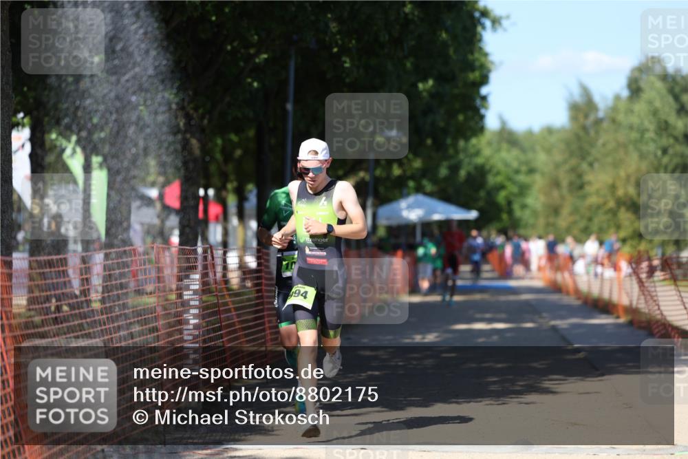 07.09.2025 - 19. Norderstedt Triathlon Michael Strokosch http://msf.ph/oto/8802175 07.09.2025 14:53:27 Laufen 994, 1015, 1467 meine-sportfotos.de