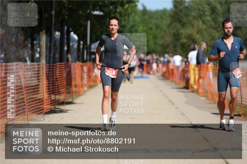 07.09.2025 - 19. Norderstedt Triathlon Michael Strokosch http://msf.ph/oto/8802191 07.09.2025 12:33:02 Laufen 245, 258, 728 meine-sportfotos.de