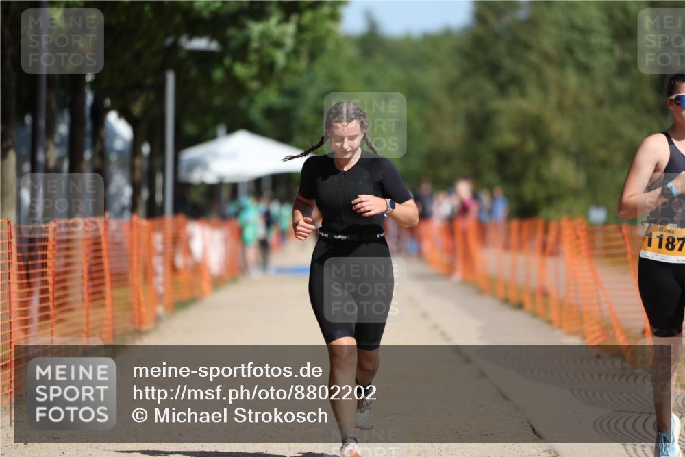 07.09.2025 - 19. Norderstedt Triathlon Michael Strokosch http://msf.ph/oto/8802202 07.09.2025 12:03:06 Laufen 1187, 1313, 1394 meine-sportfotos.de