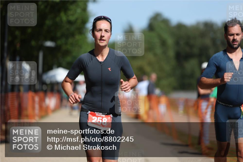 07.09.2025 - 19. Norderstedt Triathlon Michael Strokosch http://msf.ph/oto/8802245 07.09.2025 12:33:04 Laufen 245, 258 meine-sportfotos.de