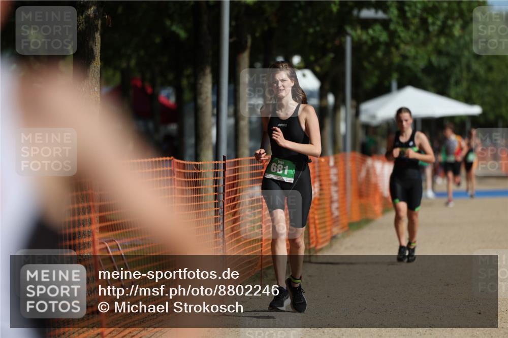 07.09.2025 - 19. Norderstedt Triathlon Michael Strokosch http://msf.ph/oto/8802246 07.09.2025 10:59:52 Laufen 61, 681, 683, 691 meine-sportfotos.de