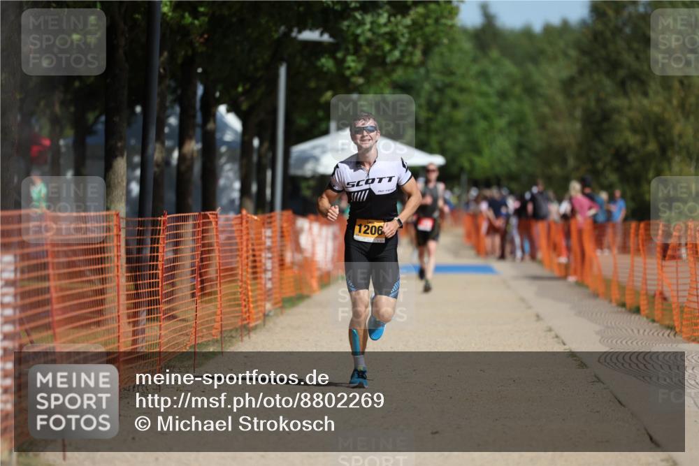 07.09.2025 - 19. Norderstedt Triathlon Michael Strokosch http://msf.ph/oto/8802269 07.09.2025 12:03:12 Laufen 1206 meine-sportfotos.de