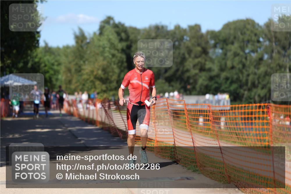 07.09.2025 - 19. Norderstedt Triathlon Michael Strokosch http://msf.ph/oto/8802286 07.09.2025 14:53:37 Laufen 977 meine-sportfotos.de