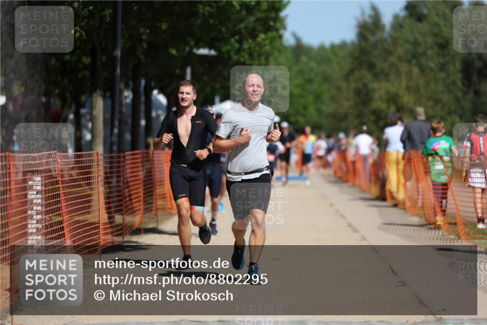 07.09.2025 - 19. Norderstedt Triathlon Michael Strokosch http://msf.ph/oto/8802295 07.09.2025 12:33:14 Laufen 801, 1223, 1241 meine-sportfotos.de