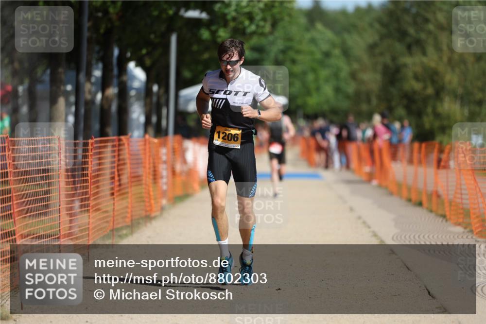 07.09.2025 - 19. Norderstedt Triathlon Michael Strokosch http://msf.ph/oto/8802303 07.09.2025 12:03:14 Laufen 1206 meine-sportfotos.de