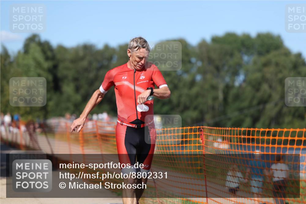 07.09.2025 - 19. Norderstedt Triathlon Michael Strokosch http://msf.ph/oto/8802331 07.09.2025 14:53:39 Laufen 977 meine-sportfotos.de