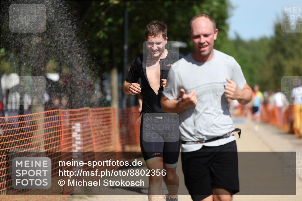 07.09.2025 - 19. Norderstedt Triathlon Michael Strokosch http://msf.ph/oto/8802356 07.09.2025 12:33:17 Laufen 782, 801, 1223, 1241, 1265 meine-sportfotos.de