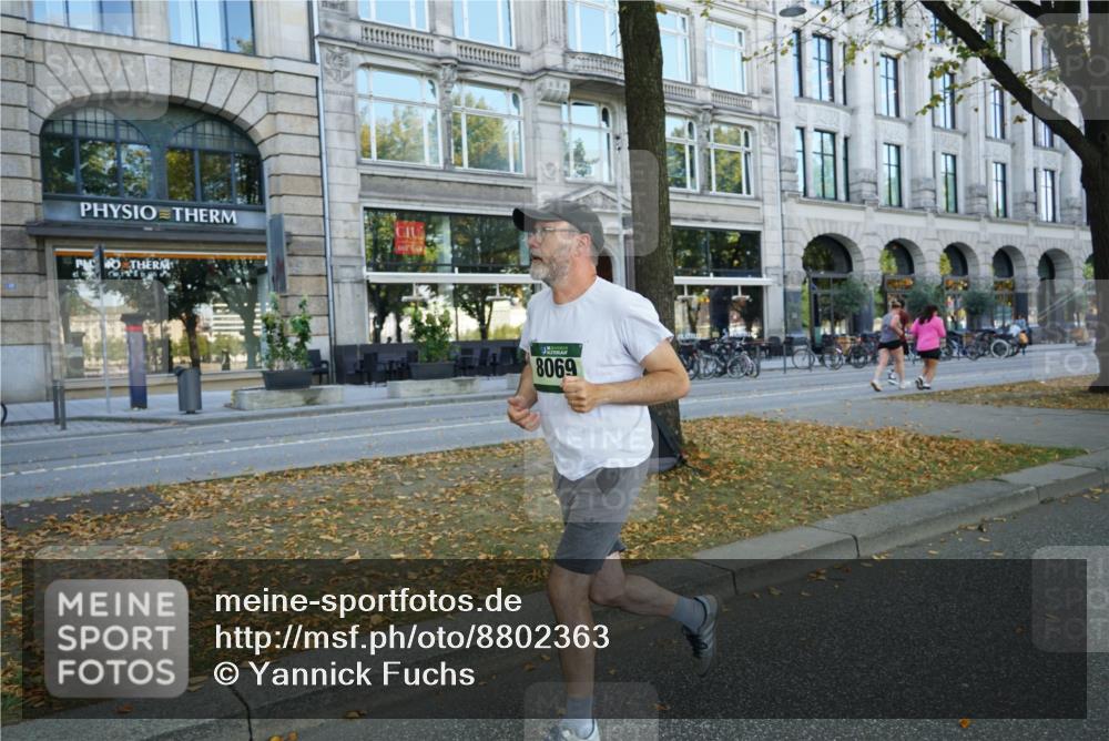 07.09.2025 - BARMER Alsterlauf Yannick Fuchs http://msf.ph/oto/8802363 07.09.2025 11:50:39 Laufen 8069 meine-sportfotos.de