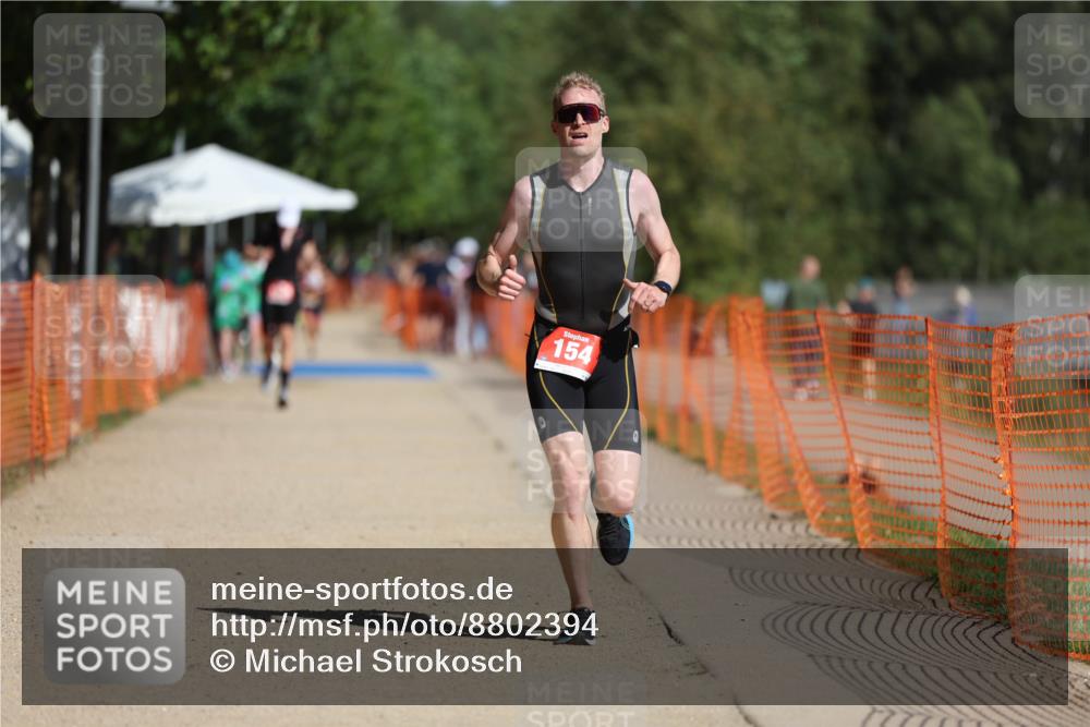 07.09.2025 - 19. Norderstedt Triathlon Michael Strokosch http://msf.ph/oto/8802394 07.09.2025 12:03:22 Laufen 154 meine-sportfotos.de