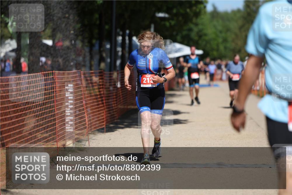 07.09.2025 - 19. Norderstedt Triathlon Michael Strokosch http://msf.ph/oto/8802399 07.09.2025 13:11:16 Laufen 213, 214, 762 meine-sportfotos.de