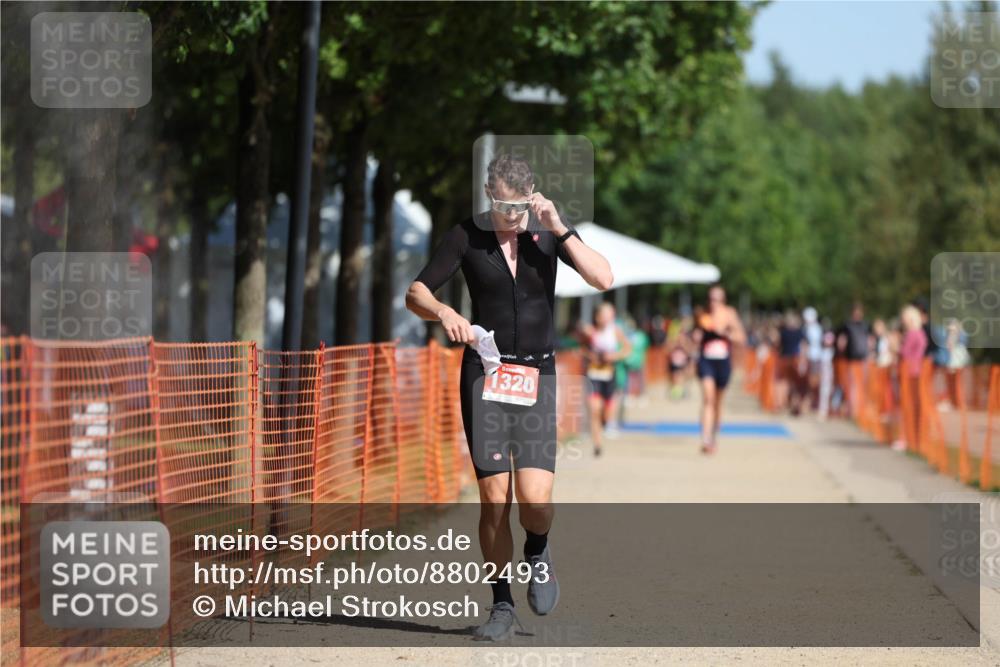 07.09.2025 - 19. Norderstedt Triathlon Michael Strokosch http://msf.ph/oto/8802493 07.09.2025 12:03:32 Laufen 1320 meine-sportfotos.de