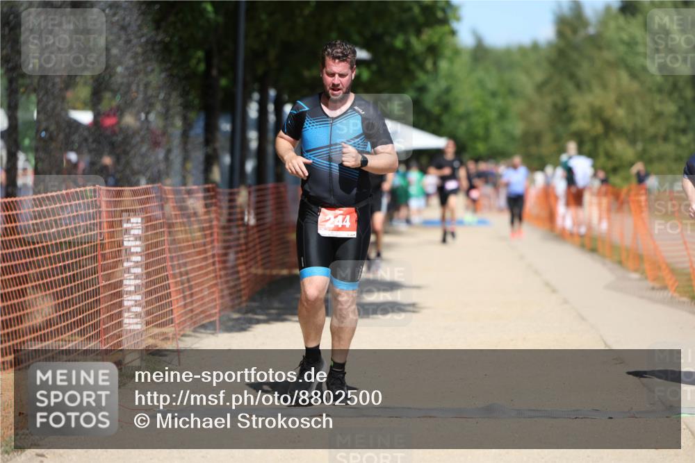 07.09.2025 - 19. Norderstedt Triathlon Michael Strokosch http://msf.ph/oto/8802500 07.09.2025 13:11:24 Laufen 217, 244, 813 meine-sportfotos.de