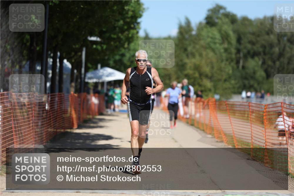 07.09.2025 - 19. Norderstedt Triathlon Michael Strokosch http://msf.ph/oto/8802553 07.09.2025 13:11:29 Laufen 217, 244, 318, 813 meine-sportfotos.de