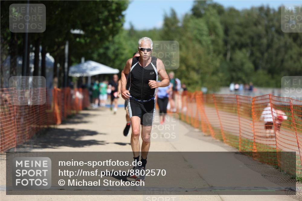 07.09.2025 - 19. Norderstedt Triathlon Michael Strokosch http://msf.ph/oto/8802570 07.09.2025 13:11:30 Laufen 217, 318, 813 meine-sportfotos.de