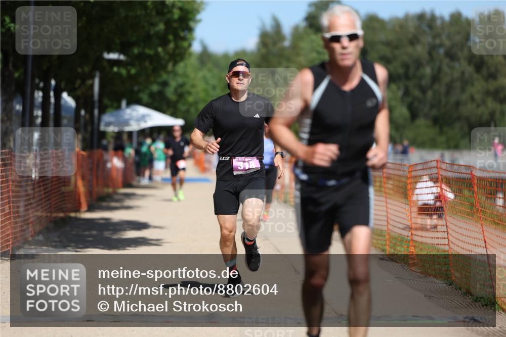 07.09.2025 - 19. Norderstedt Triathlon Michael Strokosch http://msf.ph/oto/8802604 07.09.2025 13:11:32 Laufen 318, 813, 853, 1342 meine-sportfotos.de