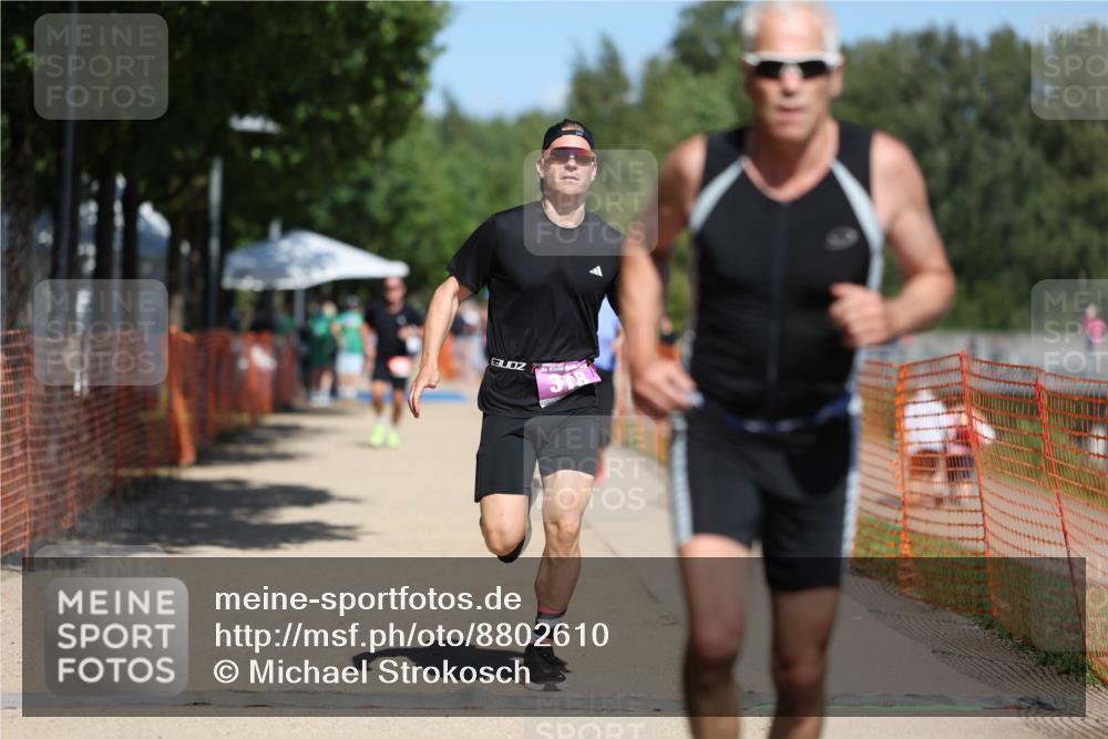07.09.2025 - 19. Norderstedt Triathlon Michael Strokosch http://msf.ph/oto/8802610 07.09.2025 13:11:32 Laufen 318, 813, 853, 1342 meine-sportfotos.de