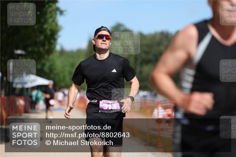 07.09.2025 - 19. Norderstedt Triathlon Michael Strokosch http://msf.ph/oto/8802643 07.09.2025 13:11:33 Laufen 318, 813, 853, 1342 meine-sportfotos.de