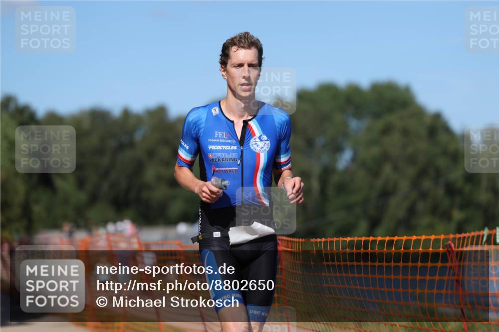 07.09.2025 - 19. Norderstedt Triathlon Michael Strokosch http://msf.ph/oto/8802650 07.09.2025 14:54:05 Laufen 1017, 1038, 1040, 1465 meine-sportfotos.de