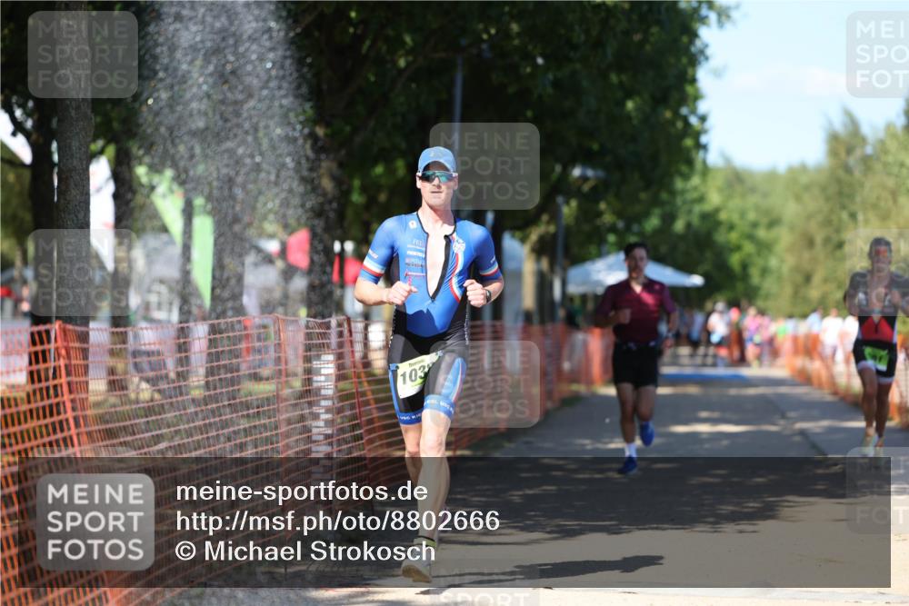 07.09.2025 - 19. Norderstedt Triathlon Michael Strokosch http://msf.ph/oto/8802666 07.09.2025 14:54:10 Laufen 981, 1038, 1465 meine-sportfotos.de