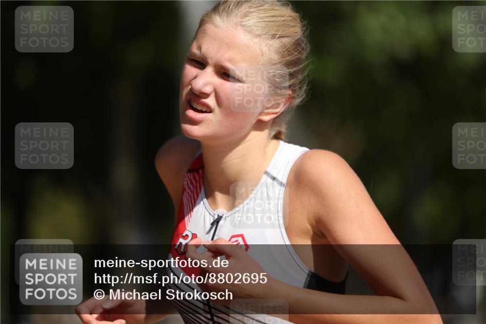 07.09.2025 - 19. Norderstedt Triathlon Michael Strokosch http://msf.ph/oto/8802695 07.09.2025 12:03:47 Laufen 1170, 1305 meine-sportfotos.de