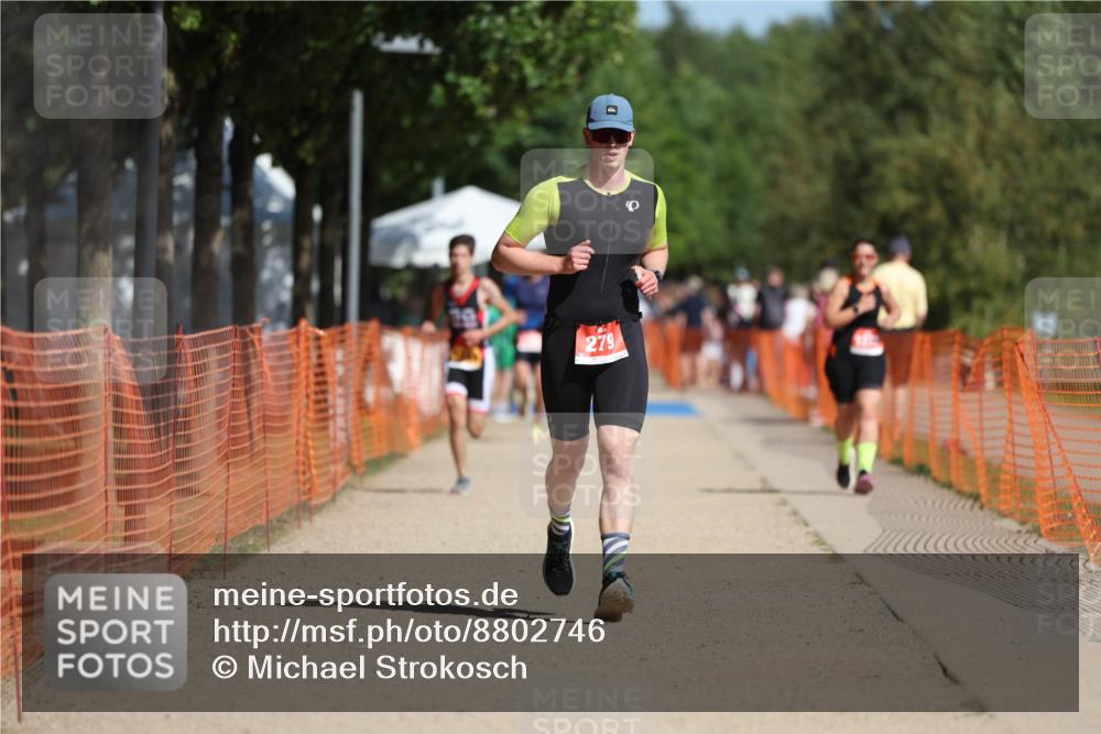 07.09.2025 - 19. Norderstedt Triathlon Michael Strokosch http://msf.ph/oto/8802746 07.09.2025 12:04:02 Laufen 279, 1183 meine-sportfotos.de