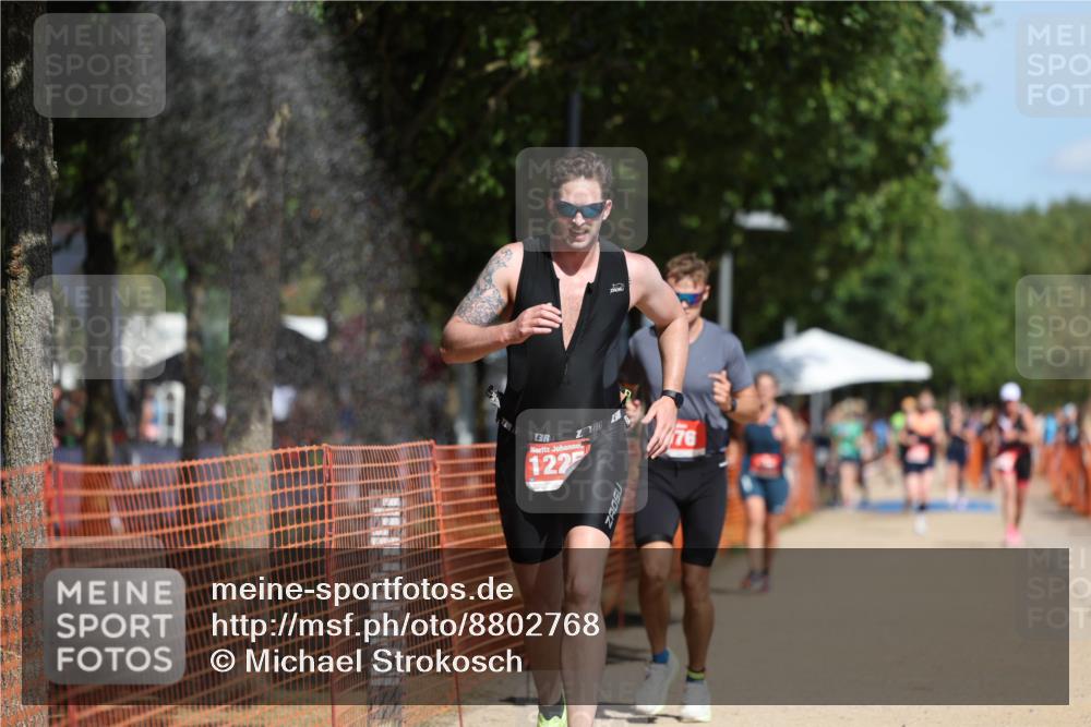 07.09.2025 - 19. Norderstedt Triathlon Michael Strokosch http://msf.ph/oto/8802768 07.09.2025 12:33:52 Laufen 773, 776, 1225 meine-sportfotos.de