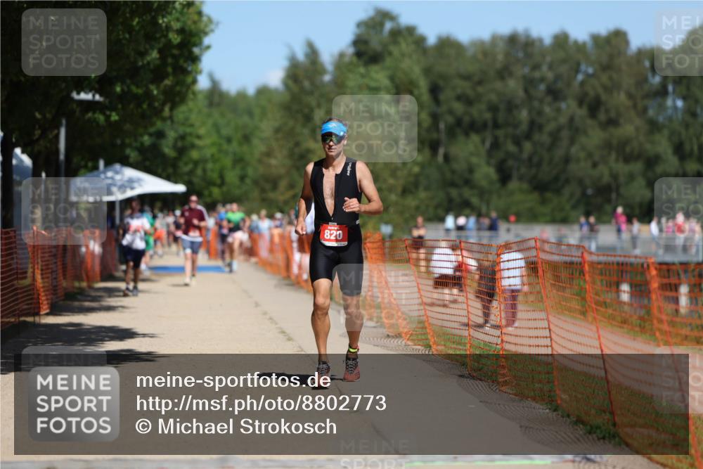 07.09.2025 - 19. Norderstedt Triathlon Michael Strokosch http://msf.ph/oto/8802773 07.09.2025 13:11:47 Laufen 820 meine-sportfotos.de