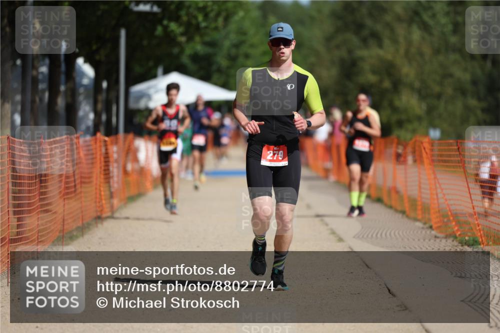 07.09.2025 - 19. Norderstedt Triathlon Michael Strokosch http://msf.ph/oto/8802774 07.09.2025 12:04:03 Laufen 279, 1183 meine-sportfotos.de