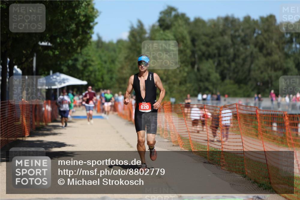 07.09.2025 - 19. Norderstedt Triathlon Michael Strokosch http://msf.ph/oto/8802779 07.09.2025 13:11:47 Laufen 820 meine-sportfotos.de