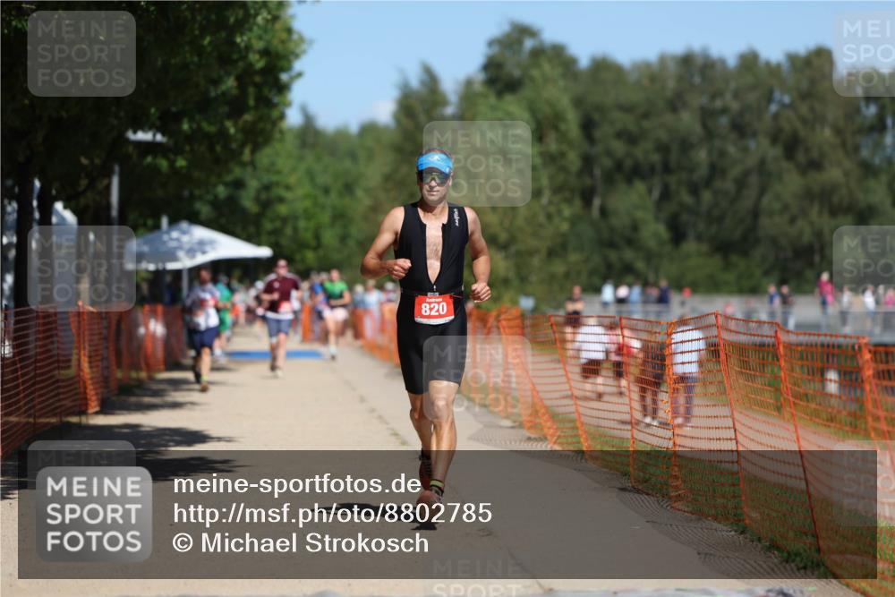 07.09.2025 - 19. Norderstedt Triathlon Michael Strokosch http://msf.ph/oto/8802785 07.09.2025 13:11:47 Laufen 820 meine-sportfotos.de