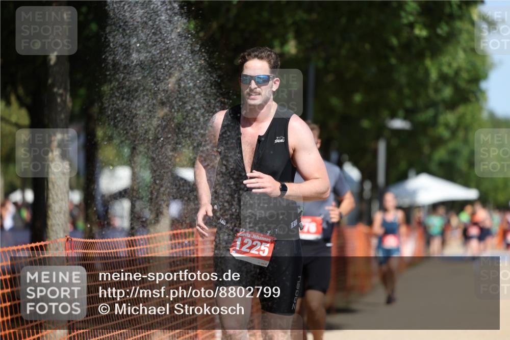 07.09.2025 - 19. Norderstedt Triathlon Michael Strokosch http://msf.ph/oto/8802799 07.09.2025 12:33:53 Laufen 773, 776, 1225 meine-sportfotos.de