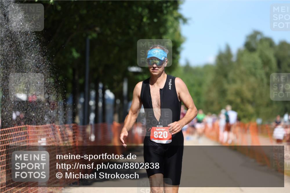 07.09.2025 - 19. Norderstedt Triathlon Michael Strokosch http://msf.ph/oto/8802838 07.09.2025 13:11:49 Laufen 820 meine-sportfotos.de