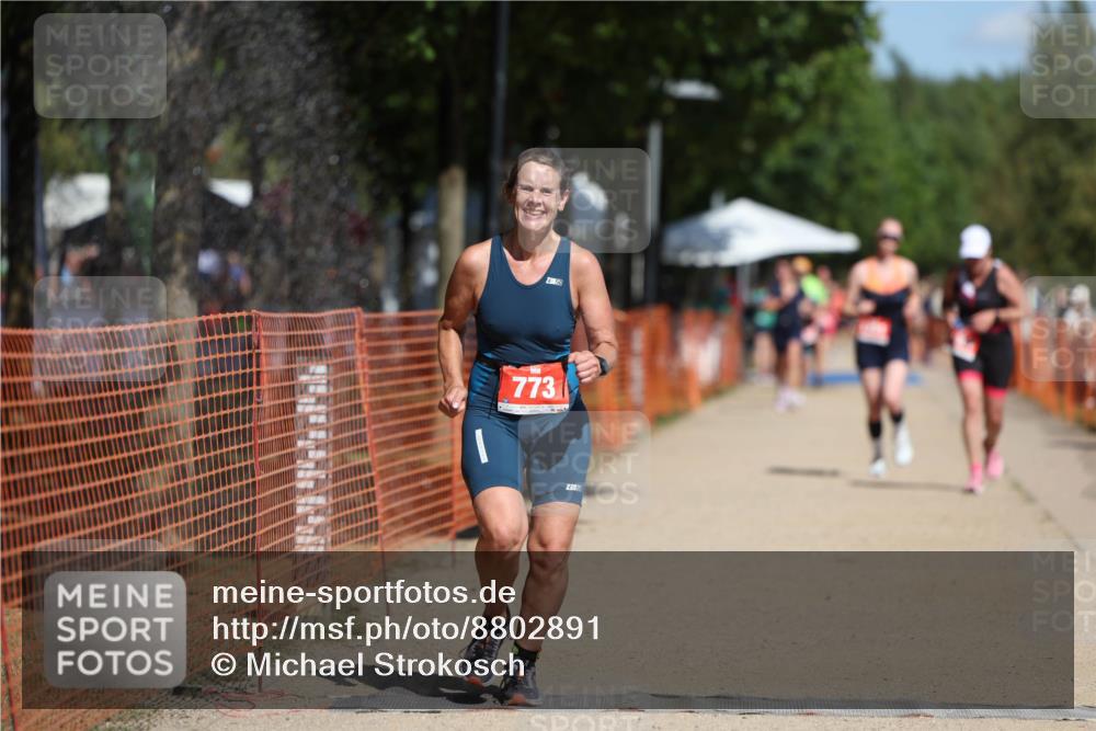 07.09.2025 - 19. Norderstedt Triathlon Michael Strokosch http://msf.ph/oto/8802891 07.09.2025 12:34:00 Laufen 773, 1251, 1381 meine-sportfotos.de