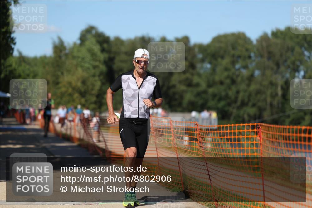 07.09.2025 - 19. Norderstedt Triathlon Michael Strokosch http://msf.ph/oto/8802906 07.09.2025 14:54:41 Laufen 964 meine-sportfotos.de