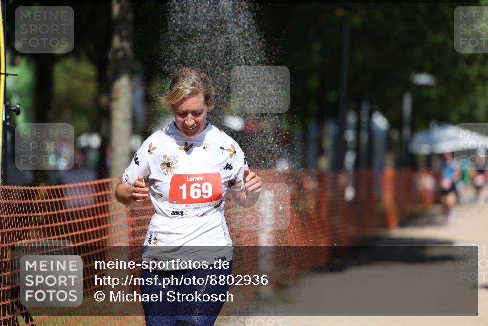 07.09.2025 - 19. Norderstedt Triathlon Michael Strokosch http://msf.ph/oto/8802936 07.09.2025 13:11:59 Laufen 169, 327, 809 meine-sportfotos.de