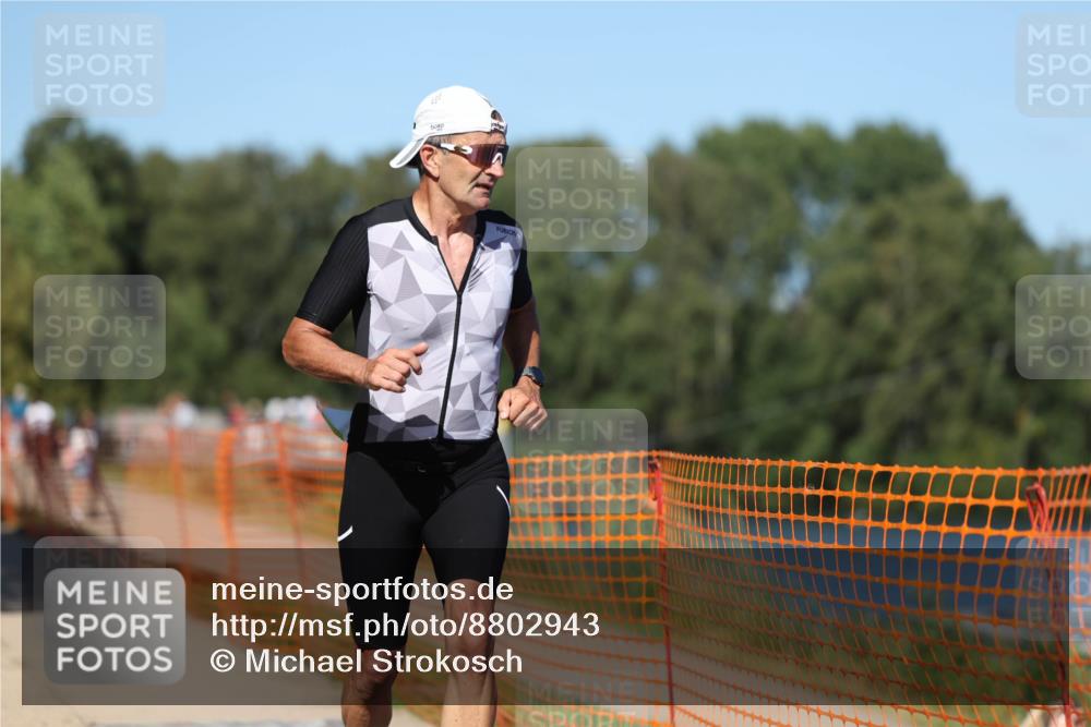 07.09.2025 - 19. Norderstedt Triathlon Michael Strokosch http://msf.ph/oto/8802943 07.09.2025 14:54:42 Laufen 964 meine-sportfotos.de