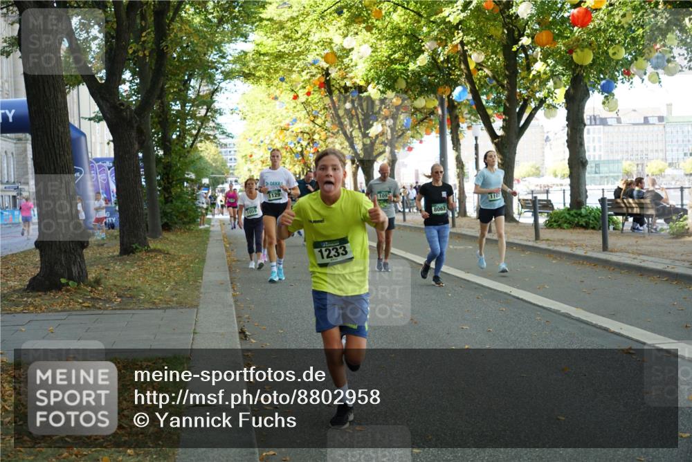 07.09.2025 - BARMER Alsterlauf Yannick Fuchs http://msf.ph/oto/8802958 07.09.2025 11:51:16 Laufen 1092, 1129, 1059, 1233, 1107, 8067, 6417 meine-sportfotos.de
