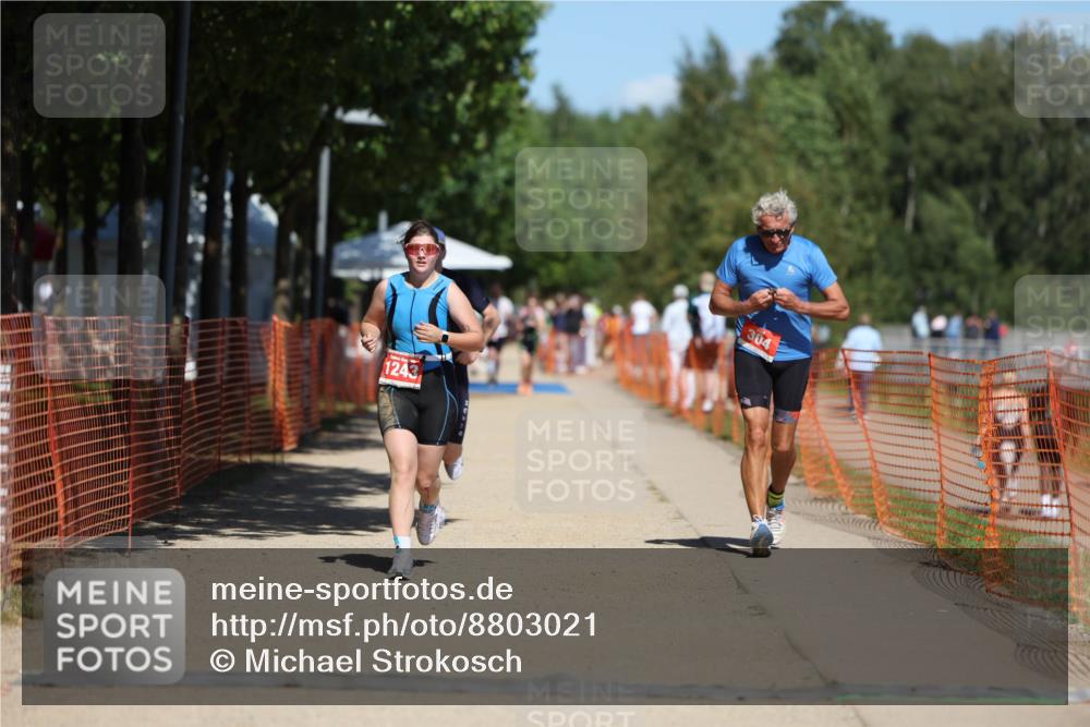 07.09.2025 - 19. Norderstedt Triathlon Michael Strokosch http://msf.ph/oto/8803021 07.09.2025 13:12:07 Laufen 304, 700, 1243 meine-sportfotos.de