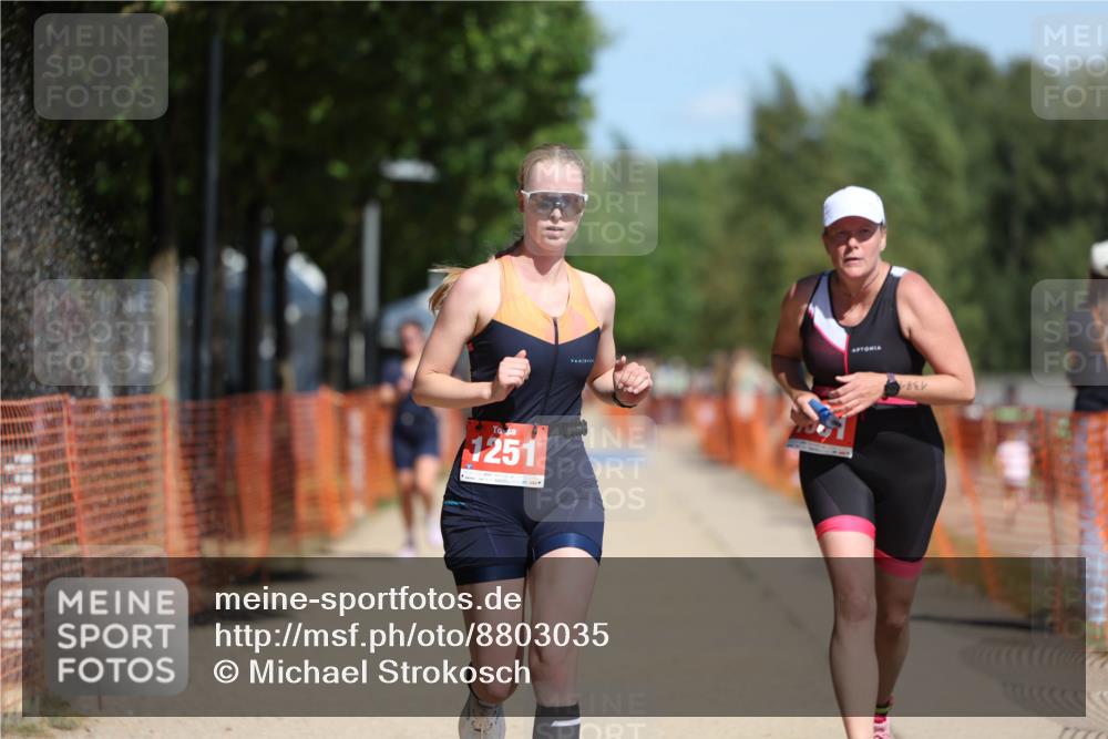 07.09.2025 - 19. Norderstedt Triathlon Michael Strokosch http://msf.ph/oto/8803035 07.09.2025 12:34:06 Laufen 1251, 1368, 1381 meine-sportfotos.de