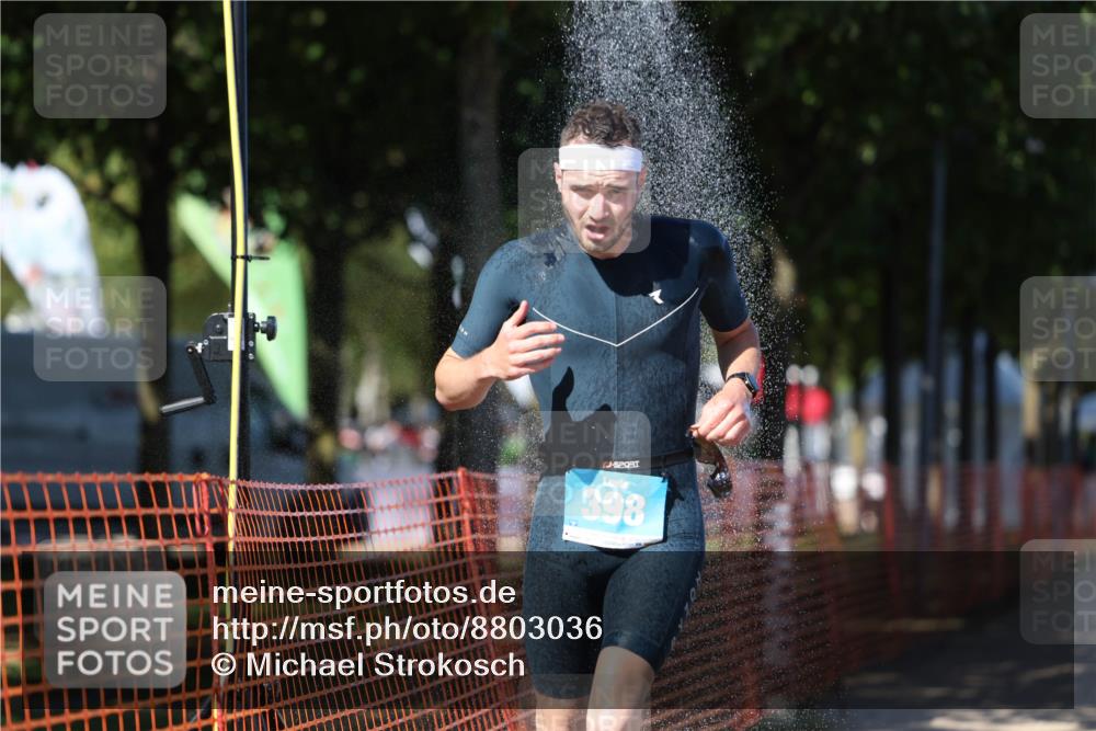07.09.2025 - 19. Norderstedt Triathlon Michael Strokosch http://msf.ph/oto/8803036 07.09.2025 14:55:02 Laufen 398, 900 meine-sportfotos.de